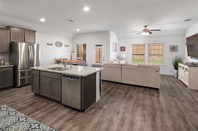 Foto del edificio - 604 Saddle Club Way