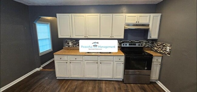 Building Photo - 902 Lawyers Ln