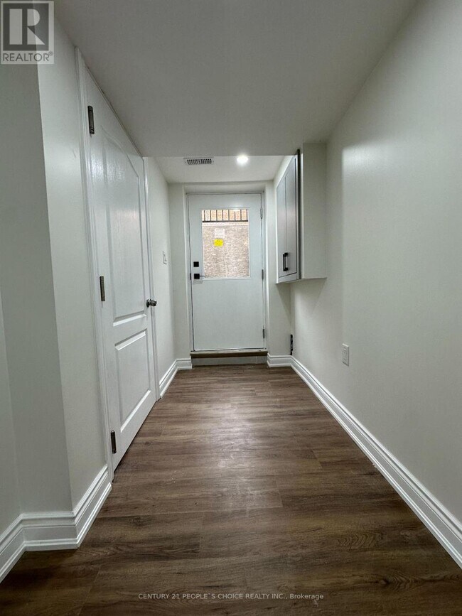 Building Photo - 7490 Middleshire Dr