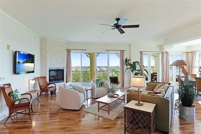 Building Photo - 1308 Old Stickney Point Rd