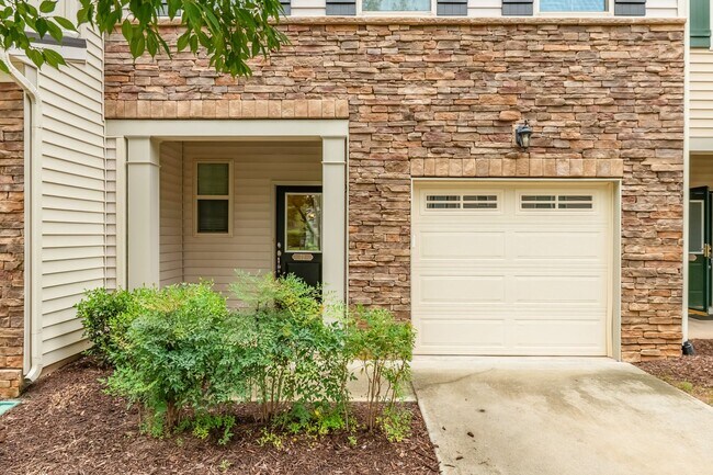Foto del edificio - Beautiful 3 Bedroom Townhome in Thompson Ridge – Prime Durham Location!