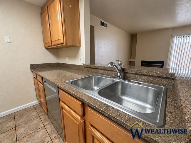 Building Photo - Rare 3-Bedroom Condo in Tucson’s Starr Pass Community