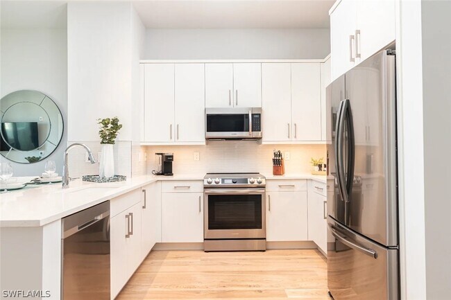 Building Photo - 101 8th St S