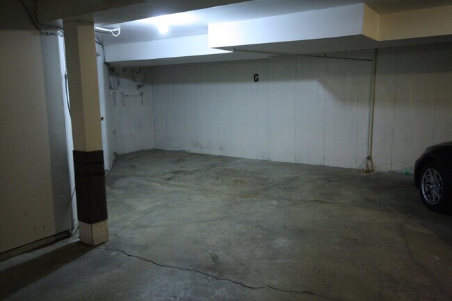 Foto del edificio - Beautiful 2 Bedroom/2 Bath condo in Parkwa...