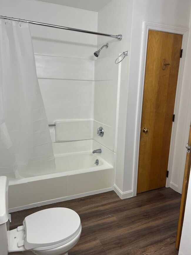 Foto del edificio - 86 Kriskarli Dr