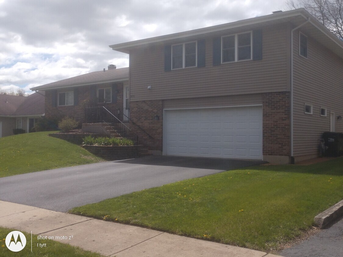 Foto principal - 605 Chardonnay Ln