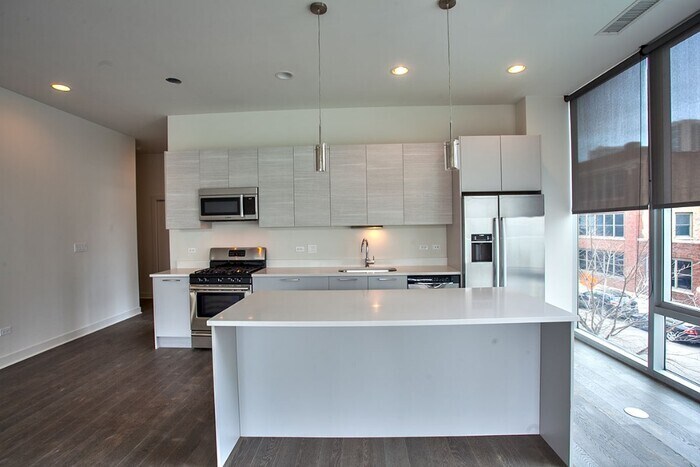 Foto principal - 868 N Franklin St