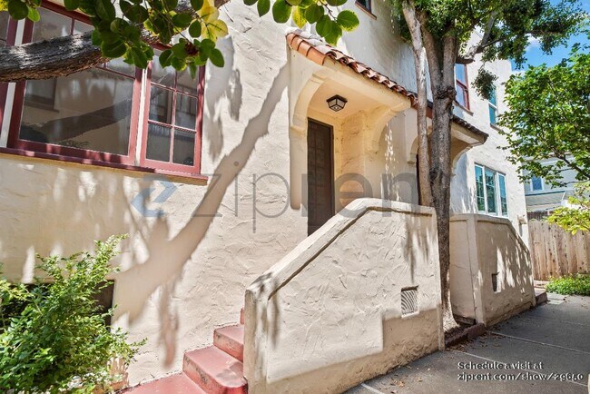 Building Photo - 2030 9th Ave