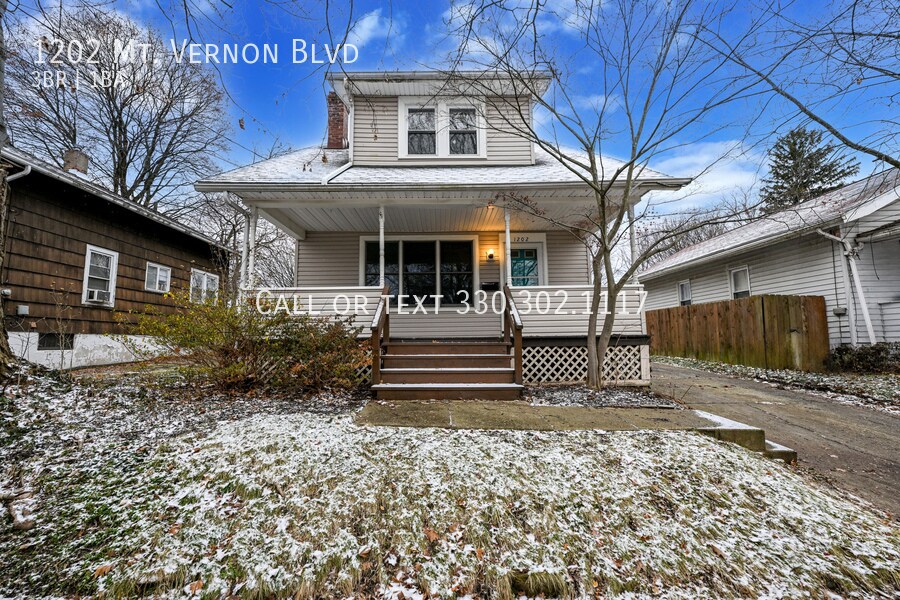 Foto principal - Beautifully updated 3 bedroom home for rent