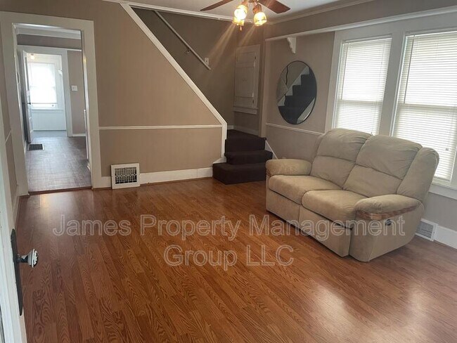 Building Photo - 433 East 164th Place