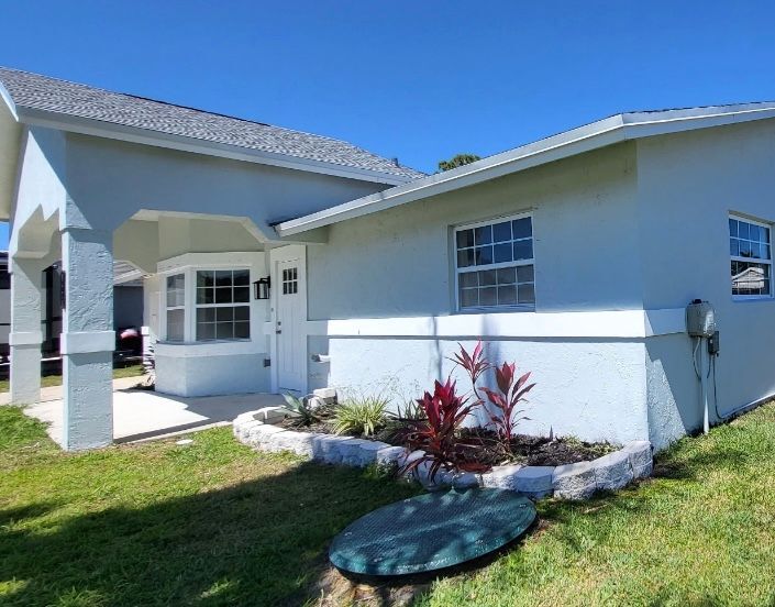Foto principal - 469 SW Duval Ave