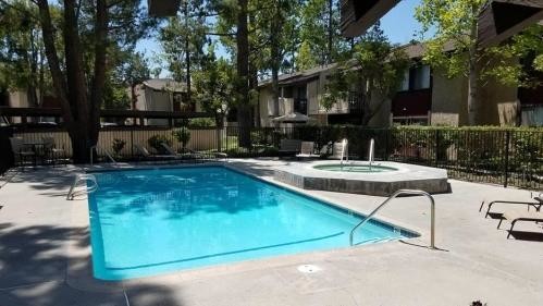Building Photo - 2 bedroom in Thousand Oaks CA 91362