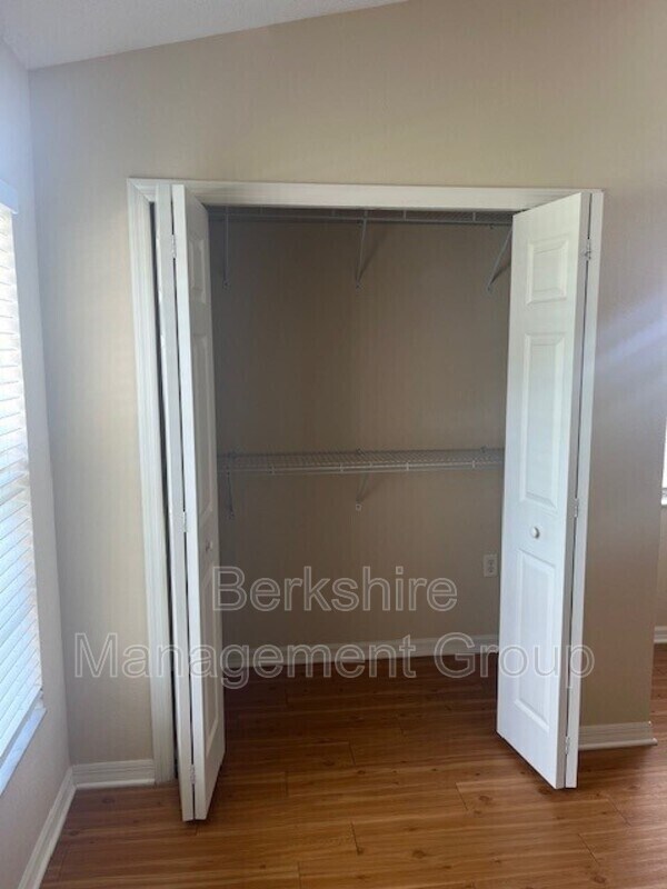 Foto del edificio - 1106 Brook Meadow Dr