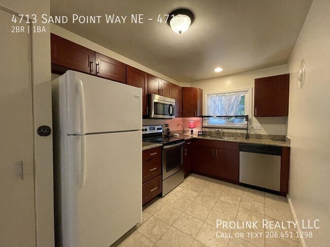 Foto del edificio - 4713 Sand Point Way NE