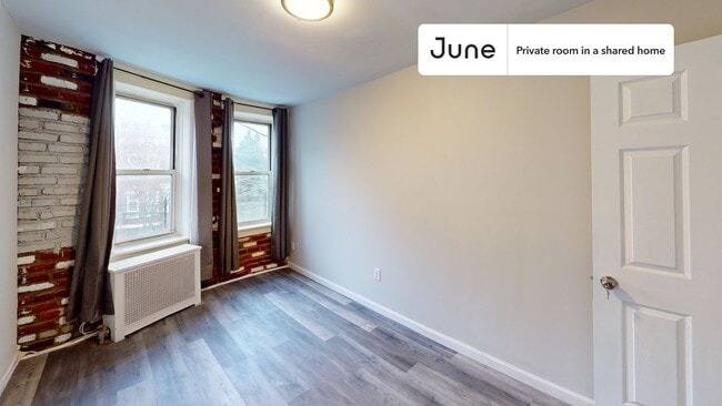Foto del edificio - Room in Shared 3 bed/1 bath home
