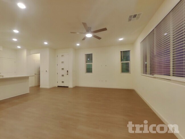 Building Photo - 2046 Delta Vw Ave