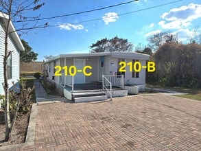 Building Photo - 210 US-441