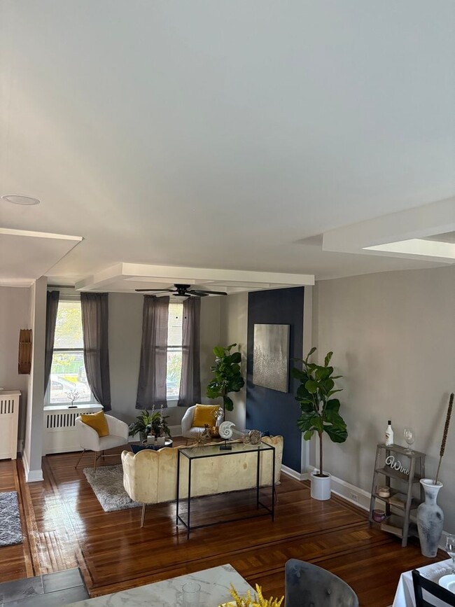 Building Photo - 1710 Th St