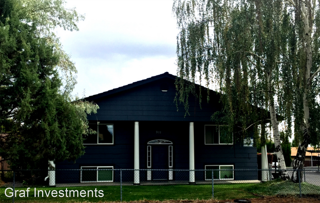 Building Photo - 913 S 42nd Ave