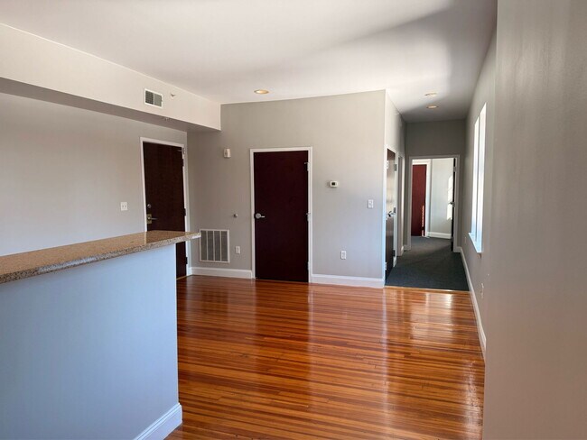 Foto del edificio - 210 Farmington Ave