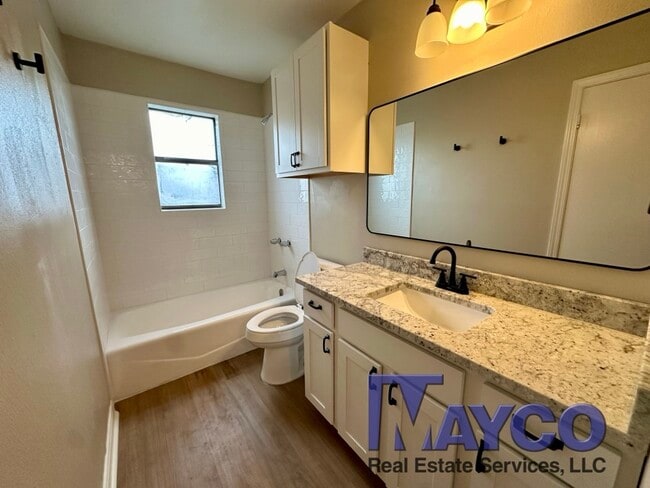Foto del edificio - Grand Oaks Apartment Homes
