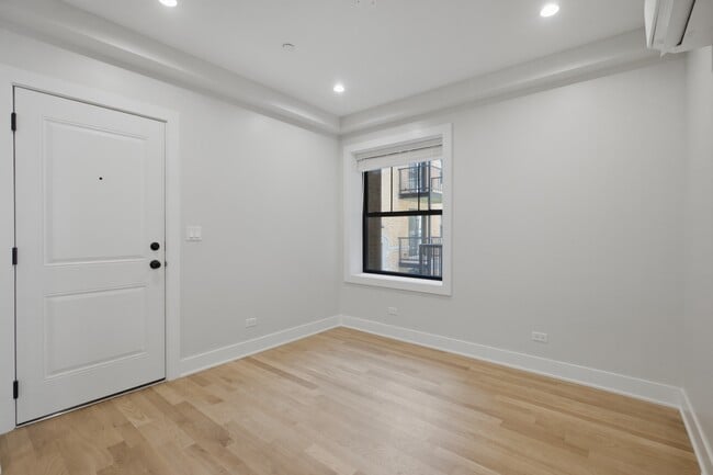 Building Photo - 2237 N Bissell St
