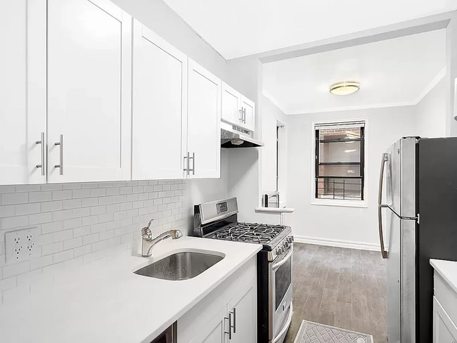 Building Photo - 811 Cortelyou Rd