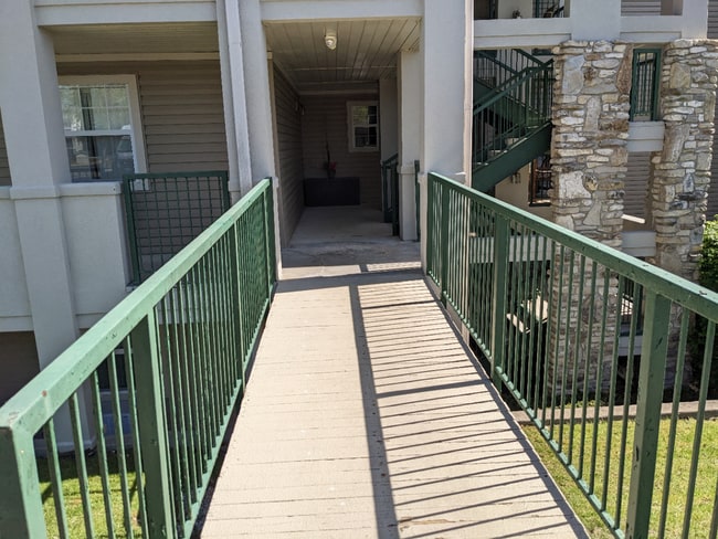Front entrance with no stairs - 180 W Rockford Dr