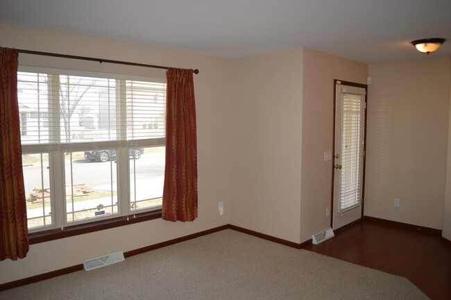 Building Photo - 9009 Ancient Oak Ln