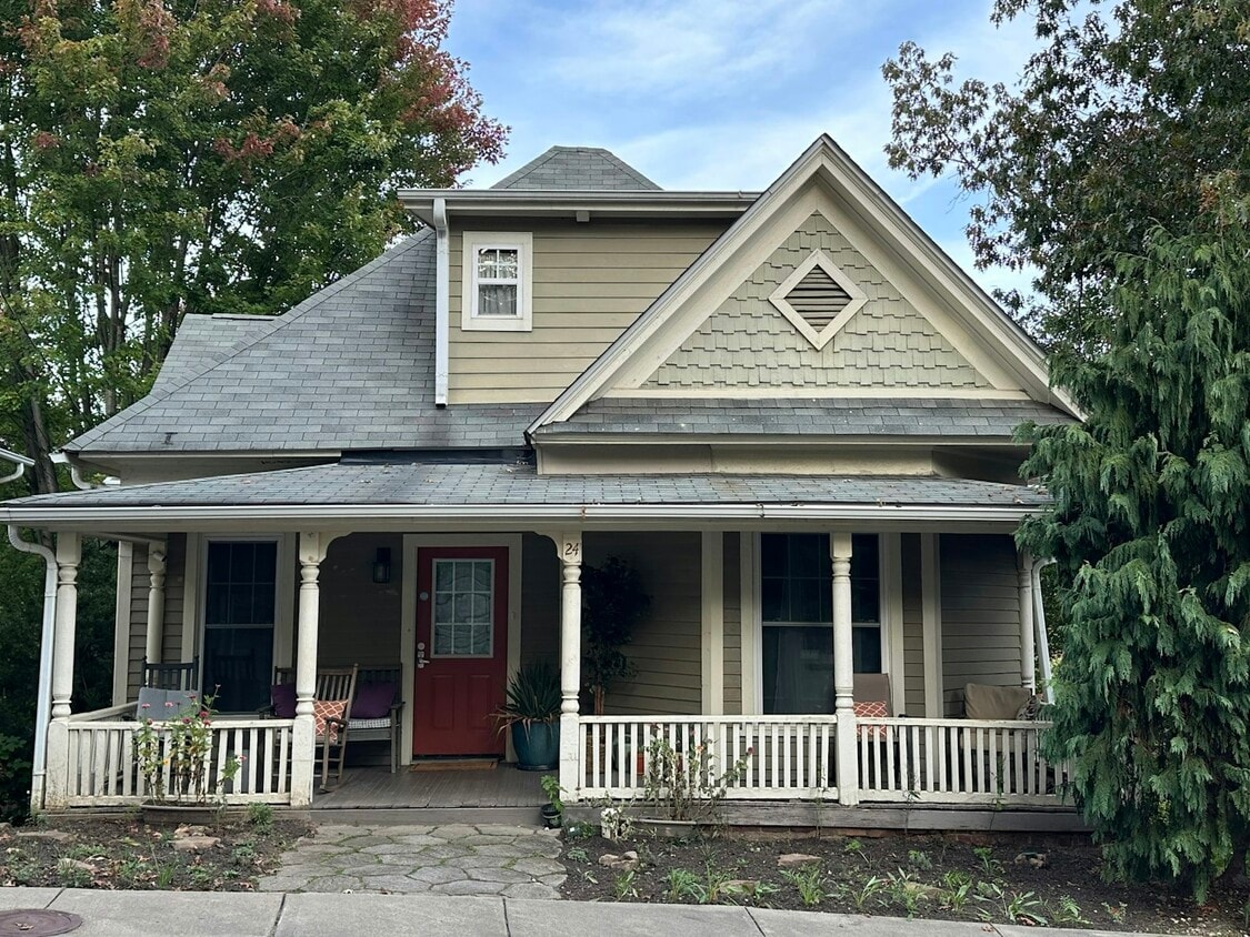 Foto principal - 24 Jefferson Dr