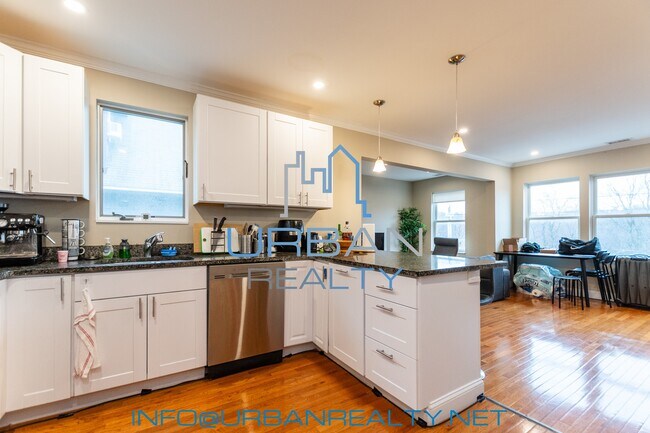 Kitchen - 107 Kenrick St