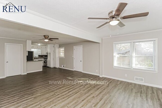 Foto del edificio - Available Now! 3 bed 2 bath!