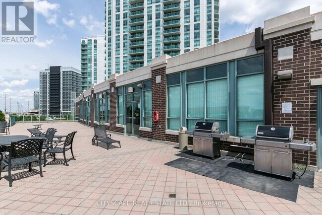 Photo du bâtiment - 4889 Kimbermount Ave