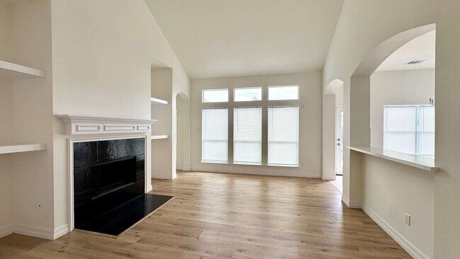 Foto del edificio - 7510 Golden Thistle Ln