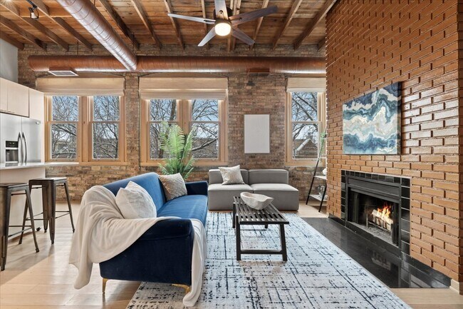 Foto del edificio - 2510 N Wayne Ave