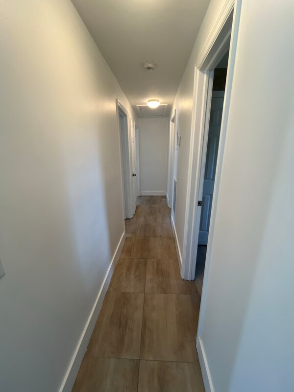 Foto del edificio - 1349 W 32nd St