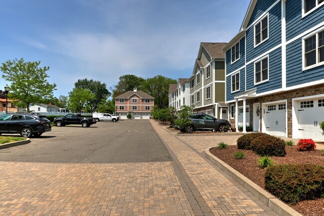 Foto del edificio - 339 Meadowside Rd