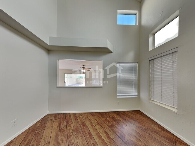 Foto del edificio - 14228 N 23rd St