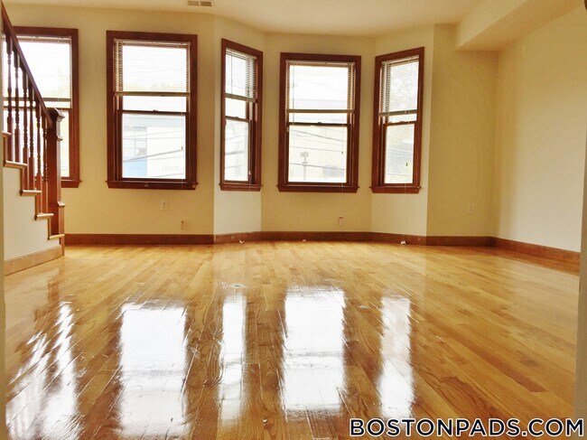 Foto del edificio - 102 Allston St