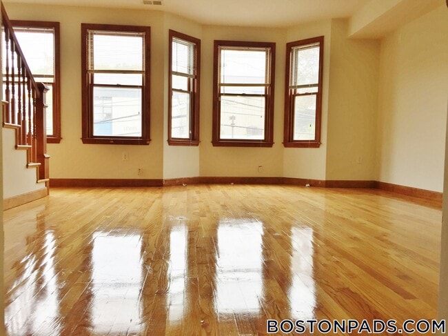 Building Photo - 102 Allston St