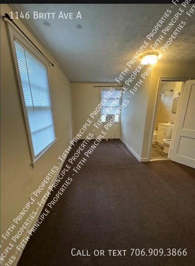 Building Photo - 1146 Britt Ave