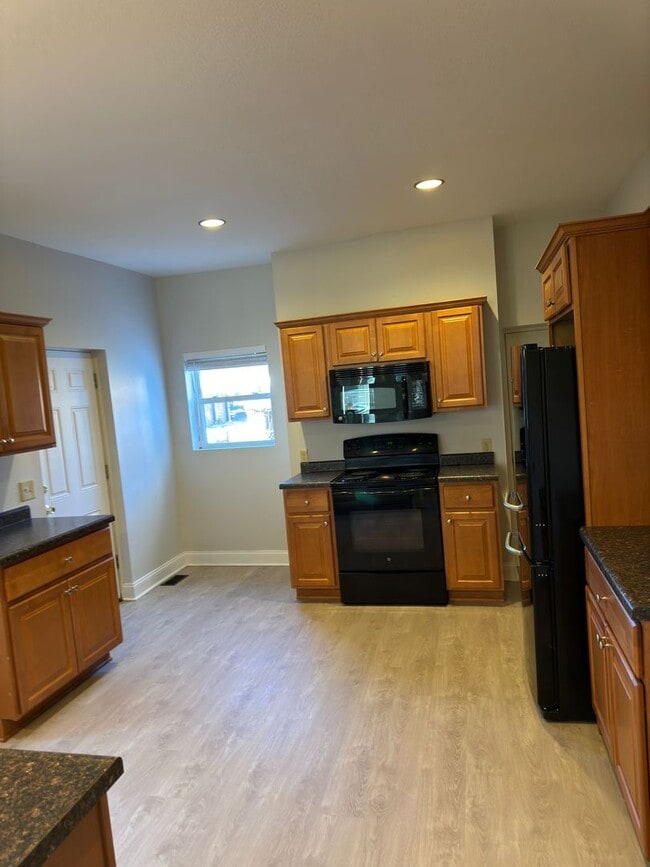Building Photo - Spacious 4BD 2BA House in Pittsburgh!