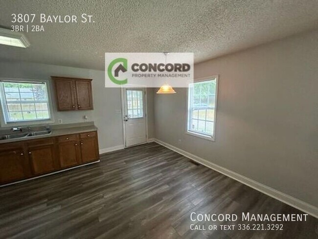 Foto del edificio - 3807 Baylor St