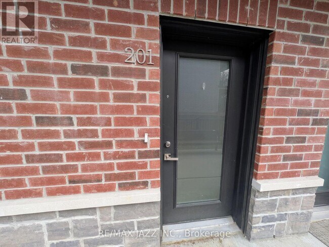 Photo du bâtiment - 750 King St E