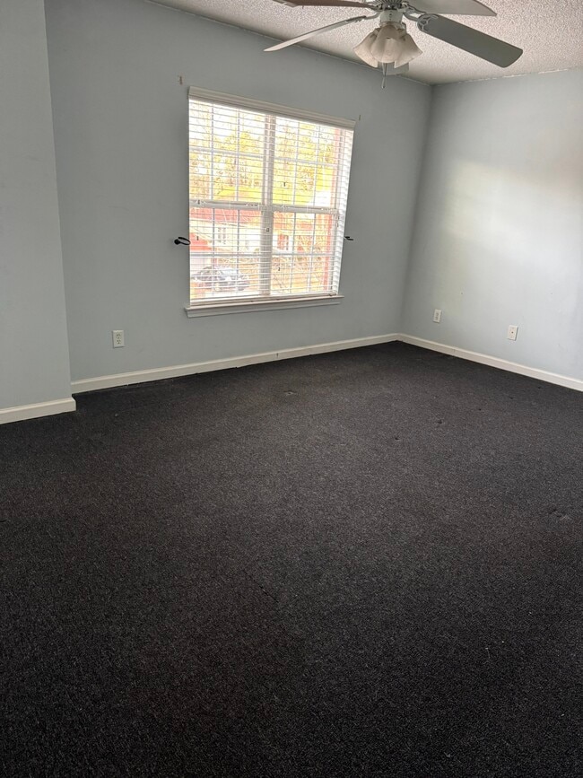 Foto del edificio - 1925 Boatswain Dr