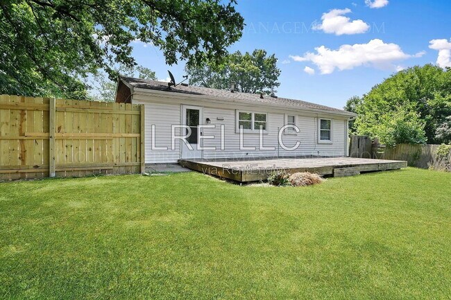 Foto del edificio - 8300 Candleglow Ln