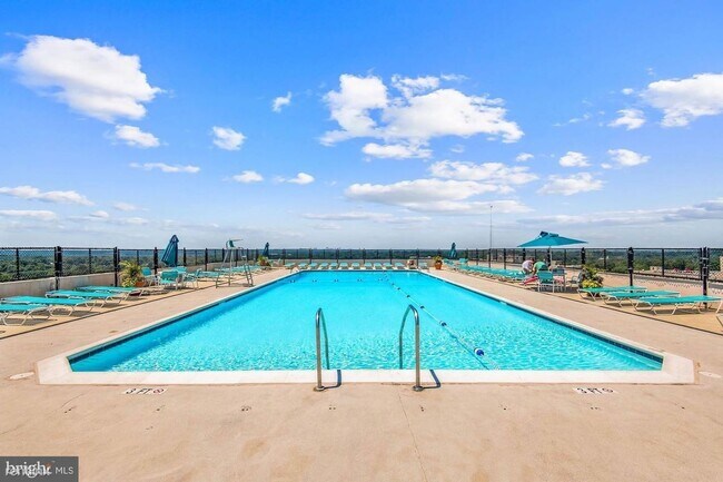 Building Photo - 4515 Willard Ave