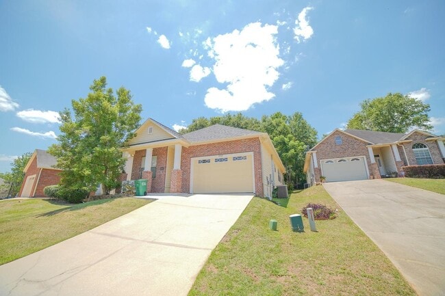Building Photo - 5569 Hampton Hill Cir