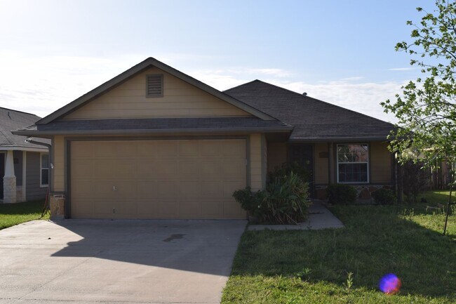 Foto del edificio - Don't let this beautiful home pass you by!