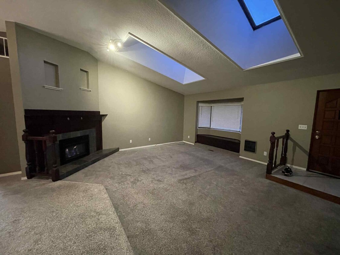 Photo - 10536 SW 43rd Ave (Portland, OR)